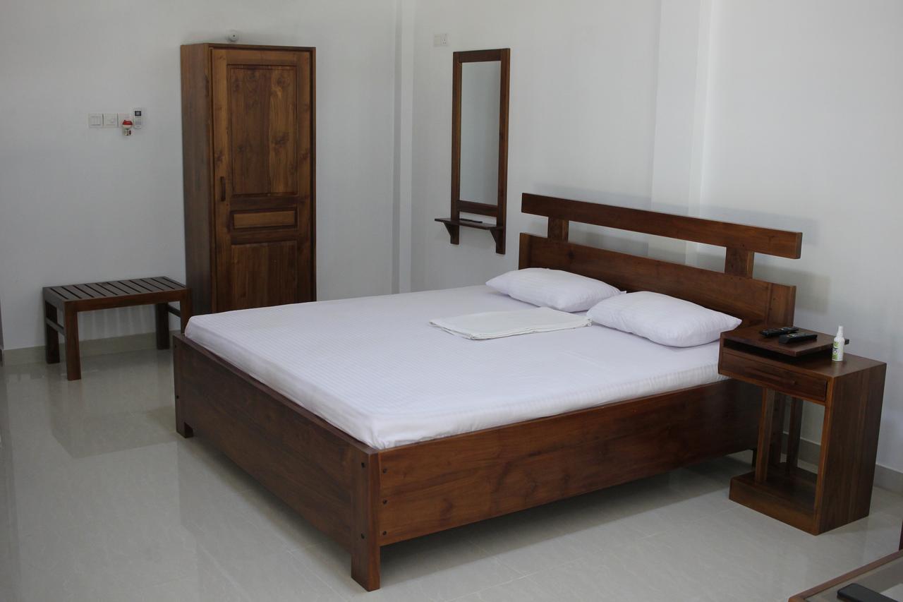 Gem Field Rest Bed and Breakfast Ratnapura Exteriör bild