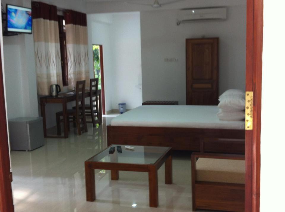 Gem Field Rest Bed and Breakfast Ratnapura Exteriör bild